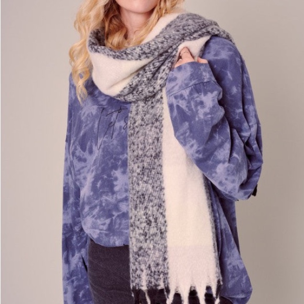 Striped Fringed Soft Scarf - Picture 3 of 7